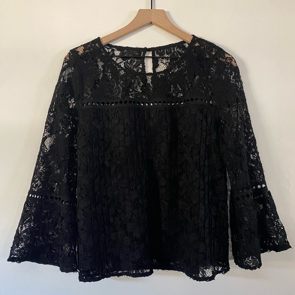 NWOT Laundry Shelli Segal black pleated lace top